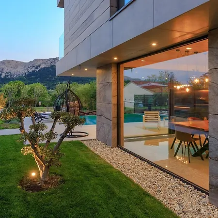 Vilă Luxury Pearl 2 With Infinity Pool Baška