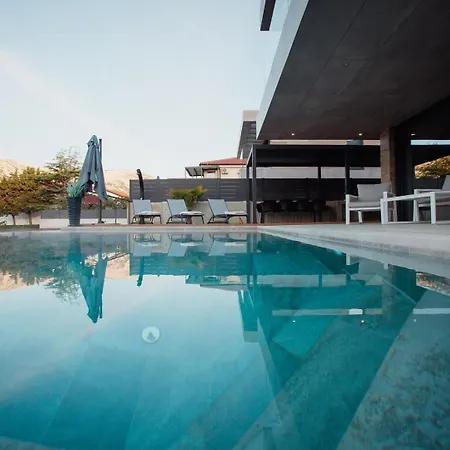 Villa Luxury Pearl 2 With Infinity Pool *